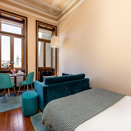 Well-maintained Air Conditioned In Porto