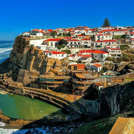 Well-maintained Air Conditioned In Oporto